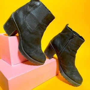 Chunky Heel Chelsea Boots